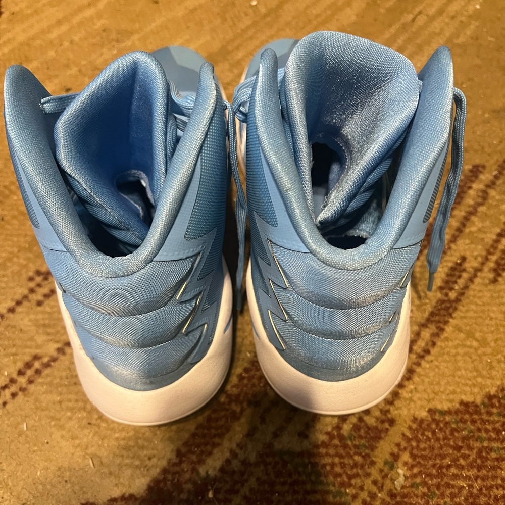 Nike Hyperdunks Light Blue - image 3